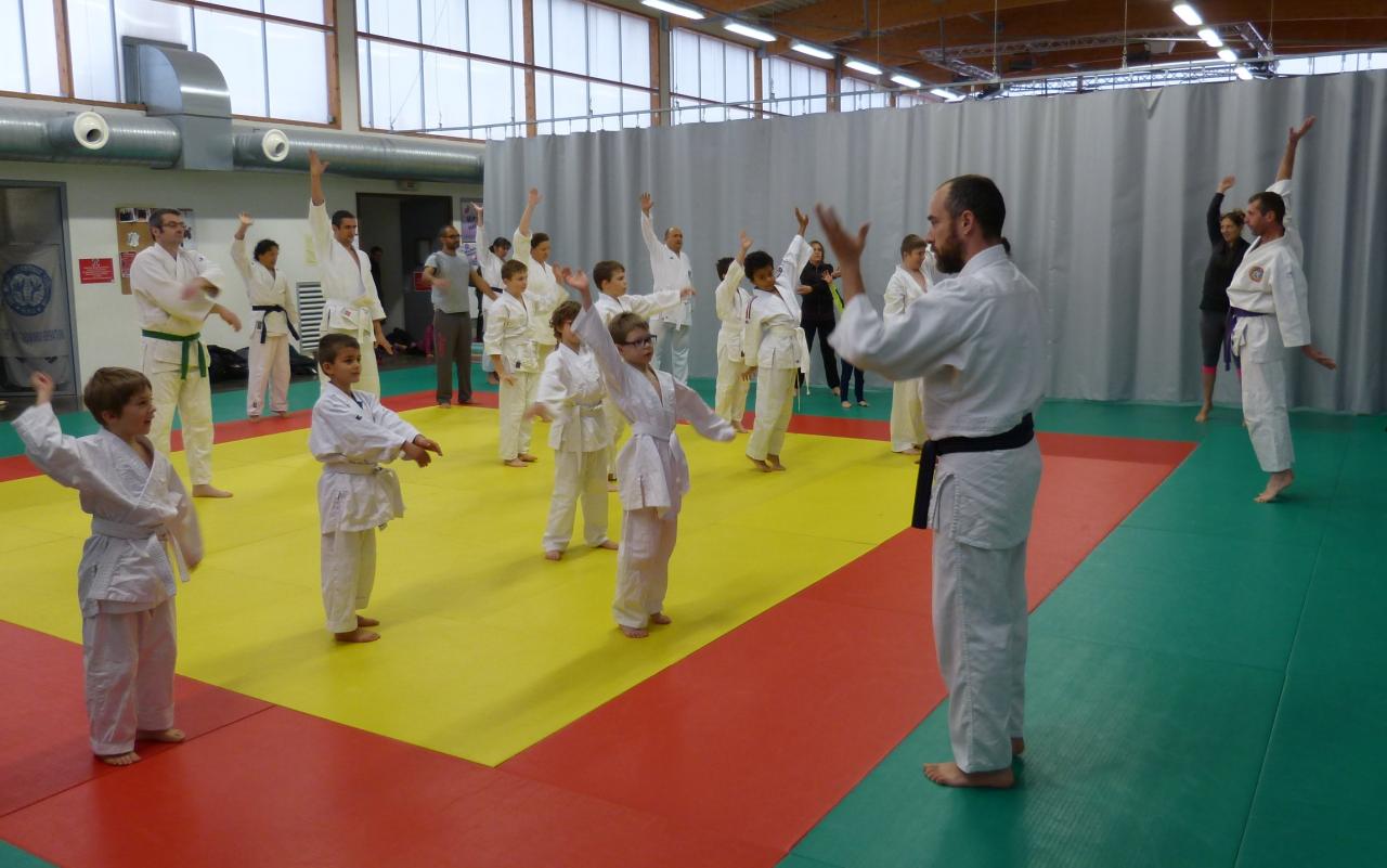 Echauffement cours Enfants-Parent Villeneuve 12 décembre 2016